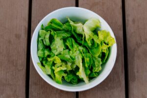 What are the kinds of lettuce?